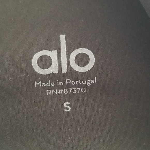 Alo Extreme Ripped Warrior Legging - Picture 4 of 5